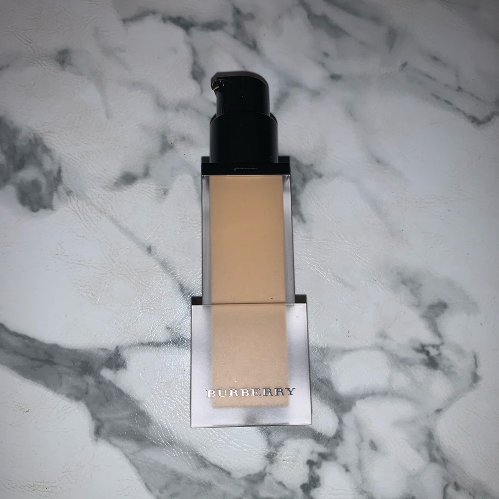 Burberry Cashmere Soft Matte Foundation No32 Honey